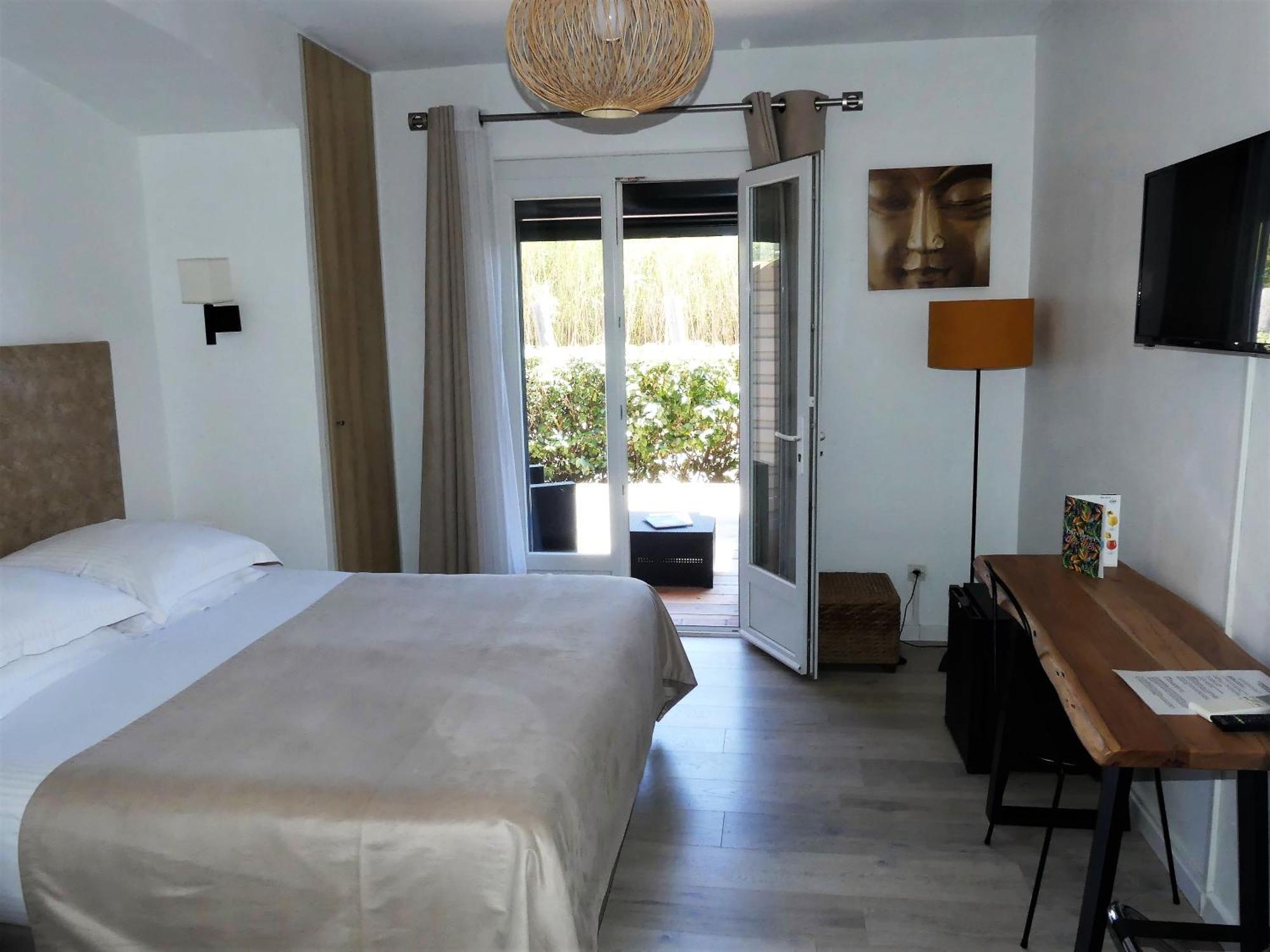 Hotel De La Vierge Noire Sainte-Maxime Dış mekan fotoğraf